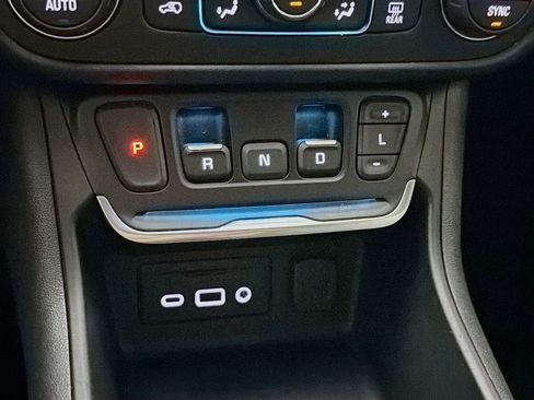 Used 2020 GMC Terrain SLT w/ Preferred Package FWD image 19