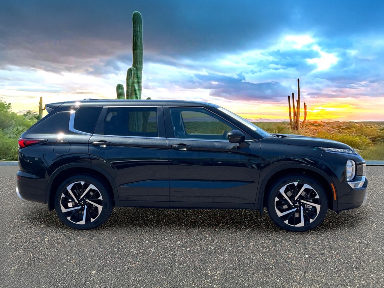 Used 2023 Mitsubishi Outlander SE FWD image 6