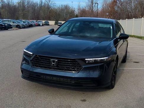 New 2025 Honda Accord SE image 3