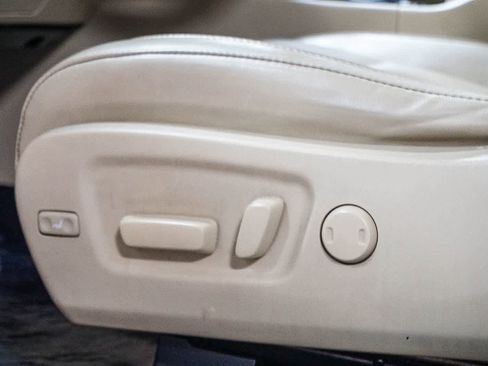 Used 2015 Toyota Highlander XLE image 23