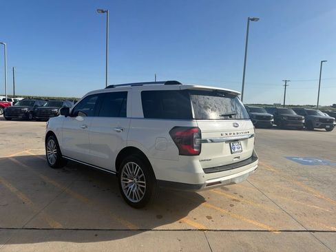 Used 2023 Ford Expedition Limited AWD/4WD image 5