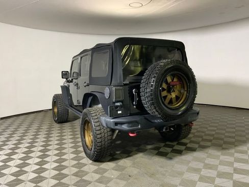 Used 2016 Jeep Wrangler Unlimited Rubicon AWD/4WD image 7