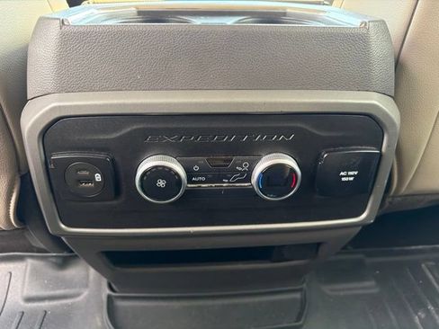 Used 2021 Ford Expedition XLT AWD/4WD image 19