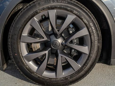 Used 2024 Tesla Model X image 14