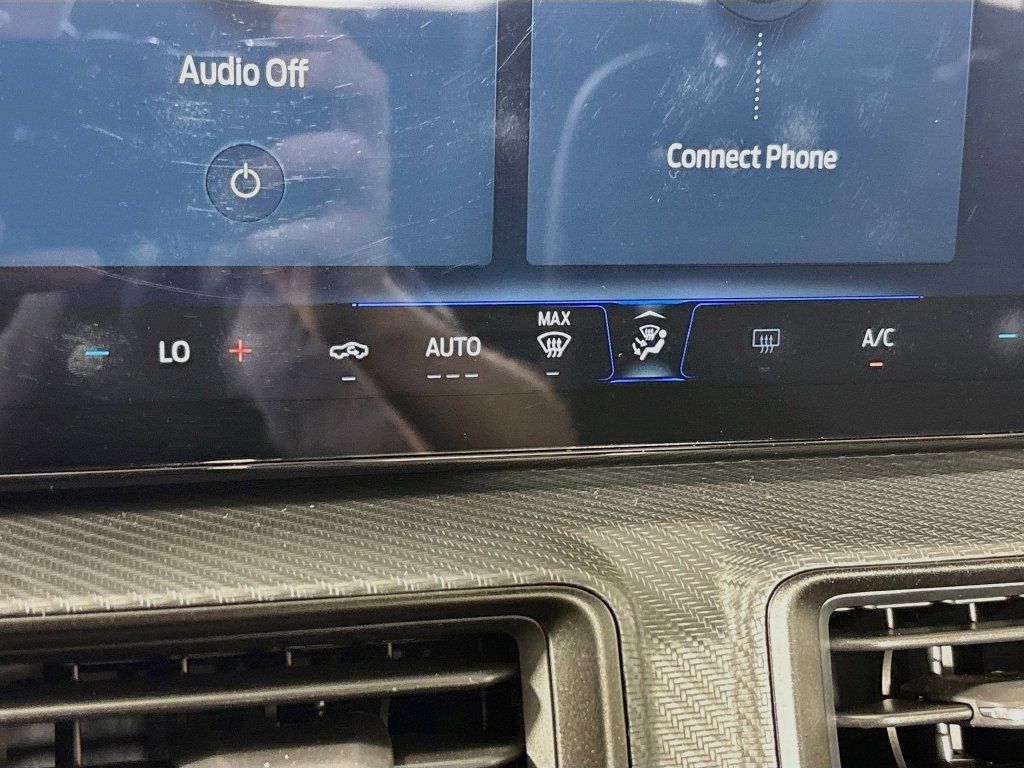 Used 2024 Ford Mustang Coupe RWD image 17