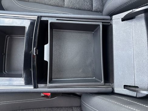 Used 2025 Chevrolet Traverse LT w/ Sun and Wheel Package image 26