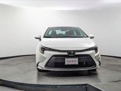 Used 2024 Toyota Corolla LE FWD image 12