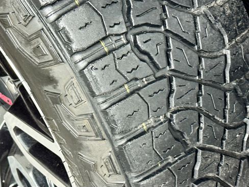 Used 2022 GMC Sierra 1500 AT4 w/ AT4 Premium Package image 41