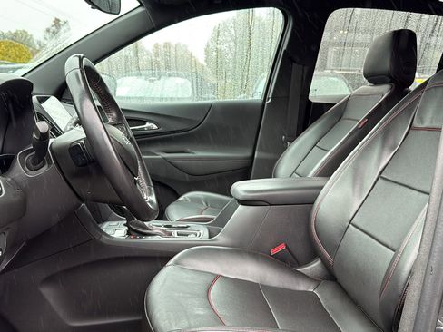 Used 2022 Chevrolet Equinox RS w/ RS Leather Package image 12