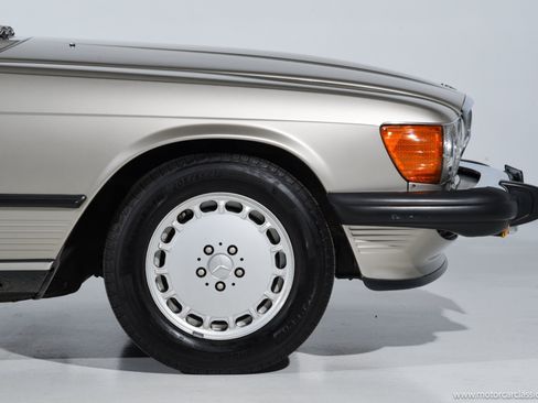 Used 1988 Mercedes-Benz 560 SL image 28
