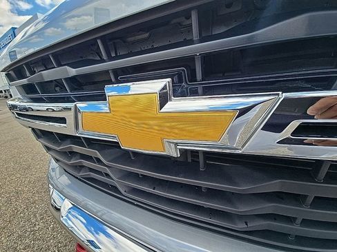 Used 2024 Chevrolet Silverado 2500 LT w/ Convenience Package image 56