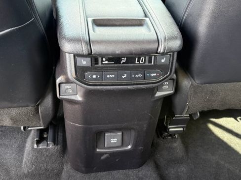 Used 2025 Toyota Grand Highlander AWD Hybrid image 22