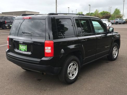 Used 2016 Jeep Patriot Sport w/ Power Value Group AWD/4WD image 7