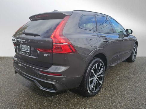 Certified 2025 Volvo XC60 B5 Plus image 3