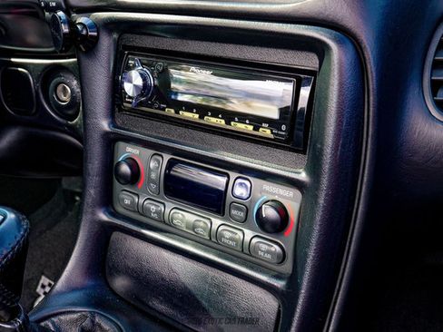 Used 1998 Chevrolet Corvette Convertible w/ Memory Pkg RWD image 60