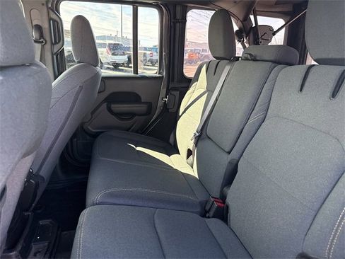 Used 2024 Jeep Wrangler Unlimited w/ Convenience Group image 24