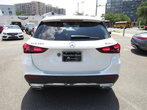 Used 2025 Mercedes-Benz GLA 250 4MATIC image 3