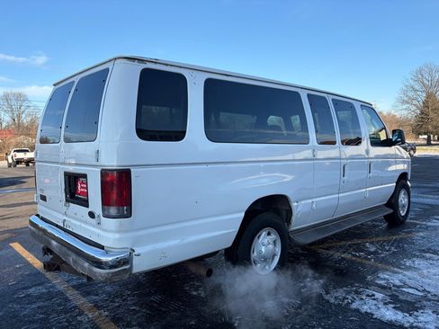 Used 2003 Ford E-350 and Econoline 350 Club Wagon image 6