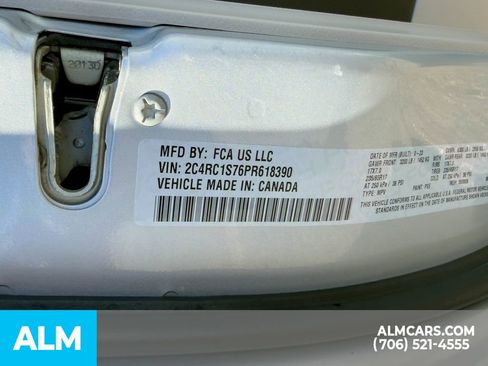 Used 2023 Chrysler Pacifica Limited image 27