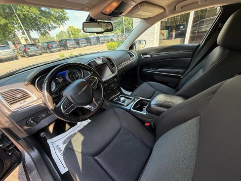Used 2019 Chrysler 300 Touring w/ Sport Appearance Package RWD image 21