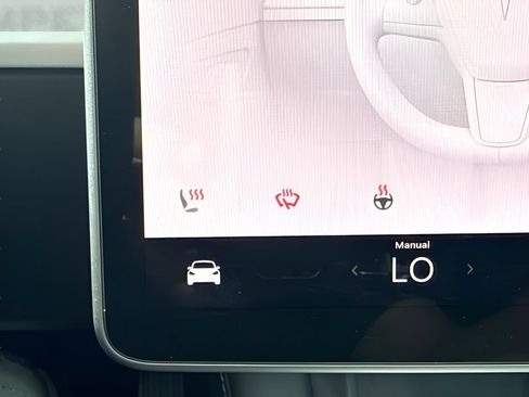 Used 2022 Tesla Model 3 Long Range AWD/4WD image 13