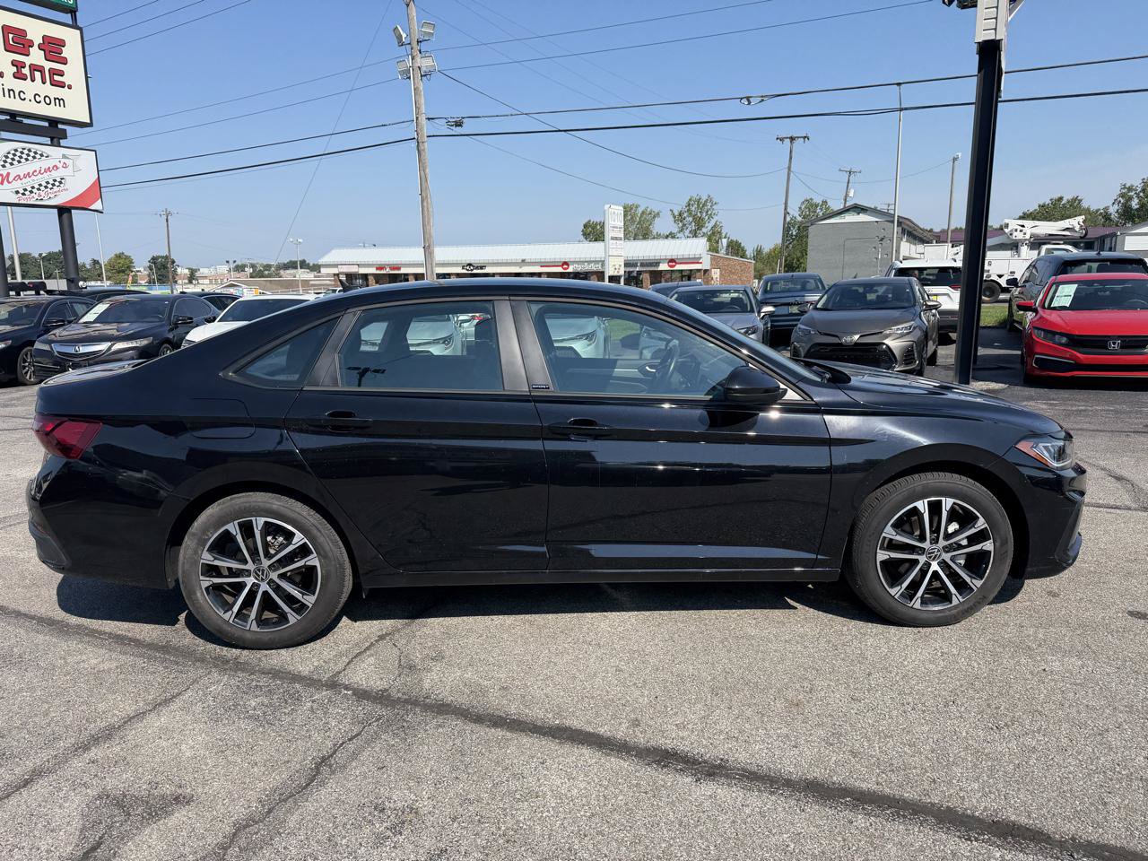 Used 2025 Volkswagen Jetta Sport FWD image 5