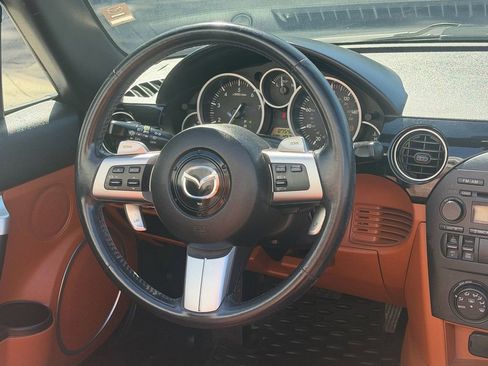 Used 2006 MAZDA MX-5 Miata Grand Touring w/ Premium Pkg RWD image 11