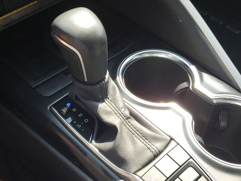 Certified 2020 Toyota Camry XLE FWD image 30