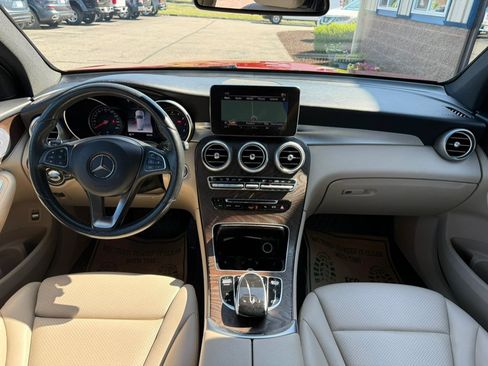 Used 2018 Mercedes-Benz GLC 300 4MATIC image 23