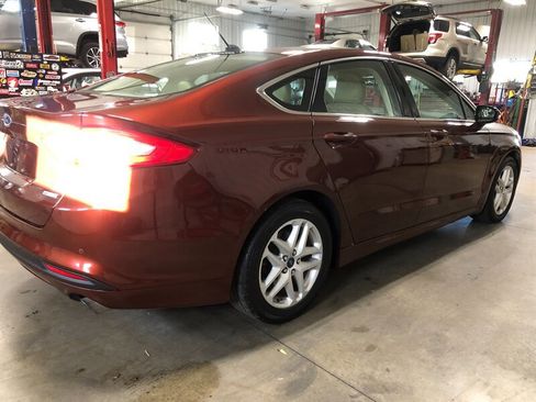 Used 2016 Ford Fusion SE w/ Equipment Group 202A image 6