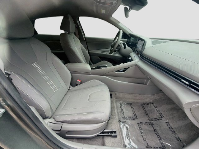 Certified 2024 Hyundai Elantra SEL FWD image 28