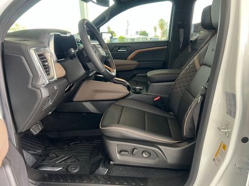 Used 2026 GMC Canyon Denali image 9