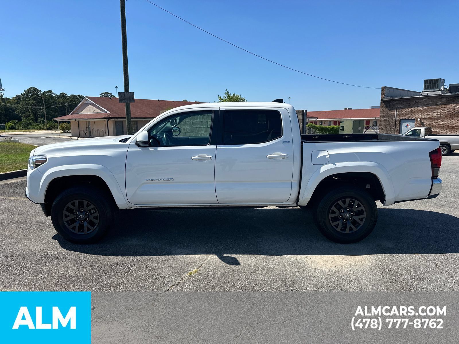Used 2023 Toyota Tacoma SR5 RWD image 9