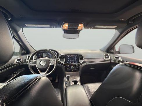 Used 2019 Jeep Grand Cherokee Limited AWD/4WD image 14