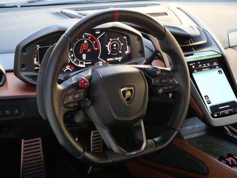 Used 2024 Lamborghini Revuelto AWD/4WD image 25