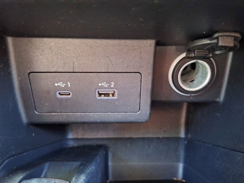 Used 2024 Nissan Kicks SR w/ SR Premium Package image 18