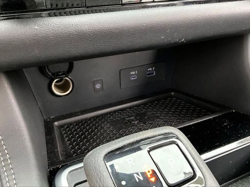 Used 2024 Nissan Pathfinder Platinum w/ Cargo Package image 30