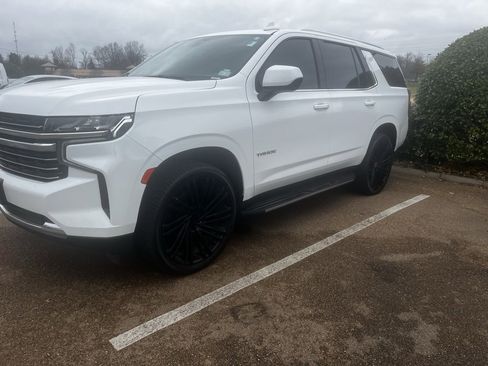 Used 2021 Chevrolet Tahoe LT image 1