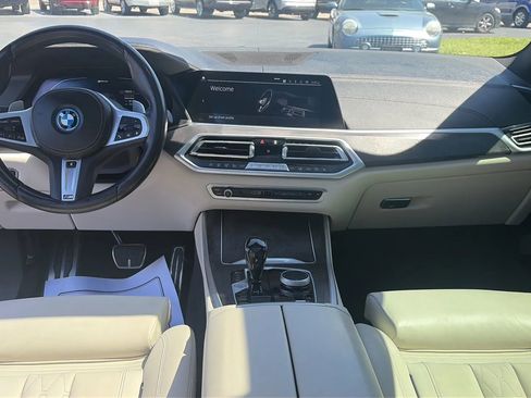 Used 2022 BMW X5 xDrive45e w/ M Sport Package AWD/4WD image 17