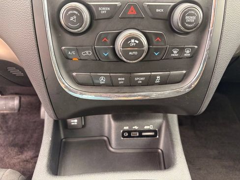 Used 2017 Dodge Durango SXT w/ 3rd Row Seating Group AWD/4WD image 18
