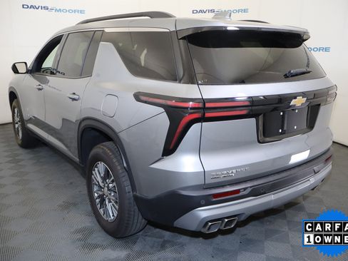 Used 2024 Chevrolet Traverse LT FWD image 10