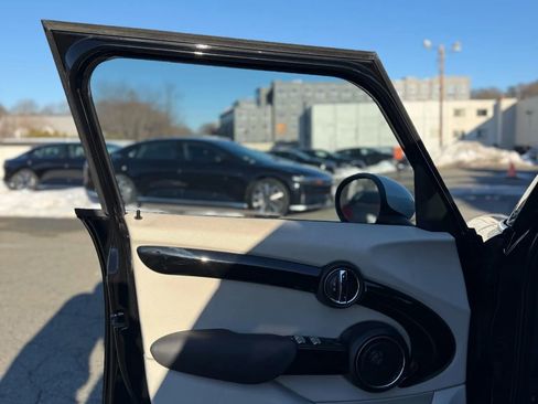 Used 2015 MINI Cooper 4-Door Hardtop image 35