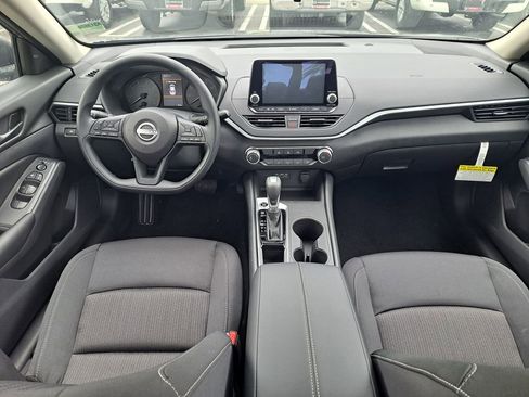 Certified 2025 Nissan Altima 2.5 S image 10