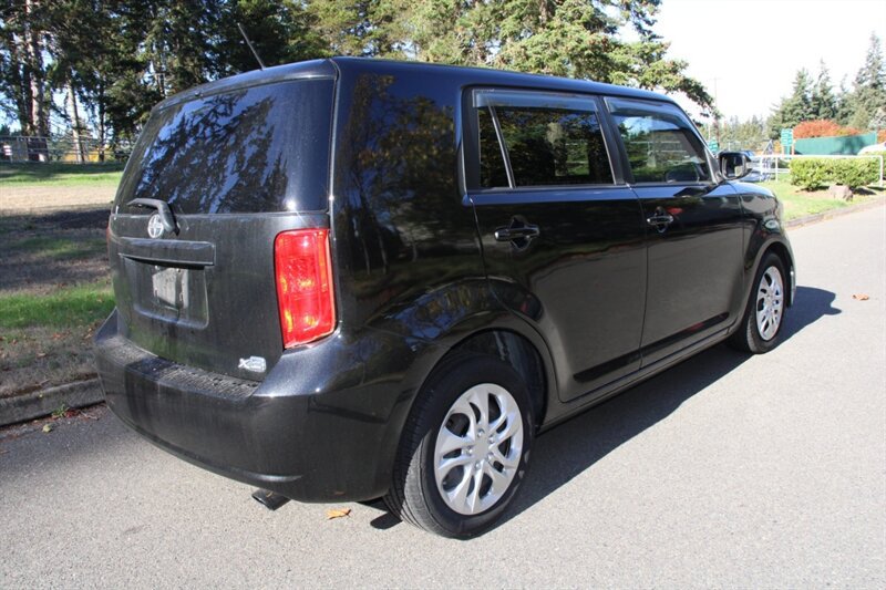 Used 2008 Scion xB FWD image 3