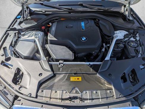 Used 2023 BMW 530e w/ Premium Package image 23