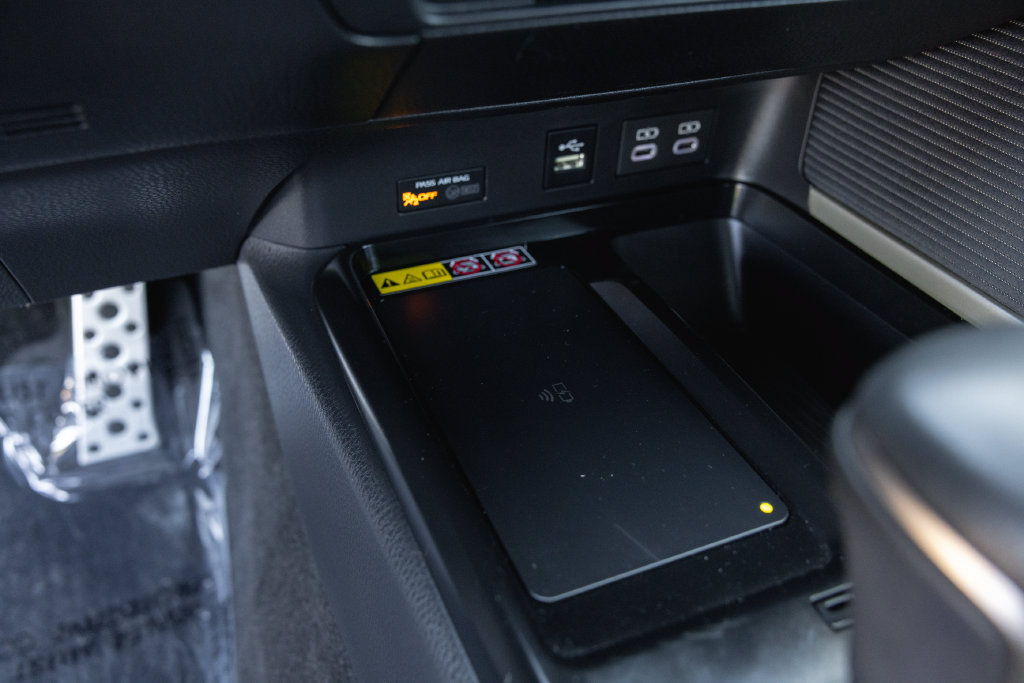 Certified 2025 Toyota Camry SE FWD image 21
