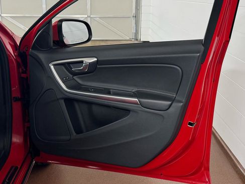 Used 2018 Volvo S60 T5 Dynamic image 39