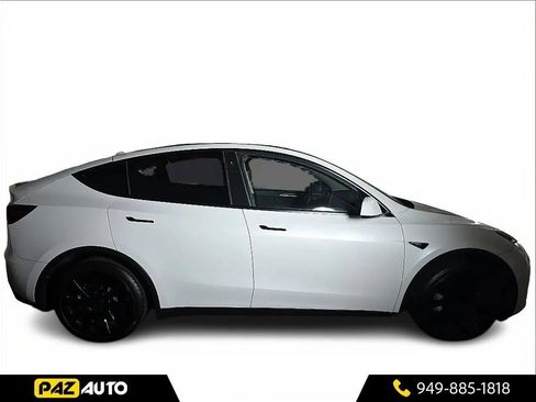 Used 2023 Tesla Model Y Long Range AWD/4WD image 6