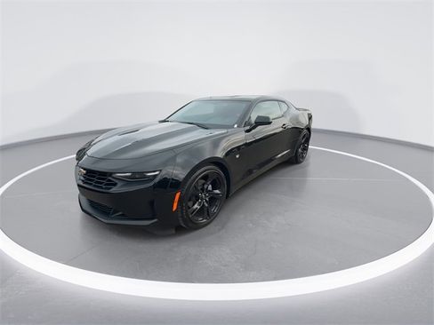 Used 2023 Chevrolet Camaro LT image 4