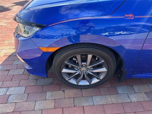 Used 2019 Honda Civic EX image 2